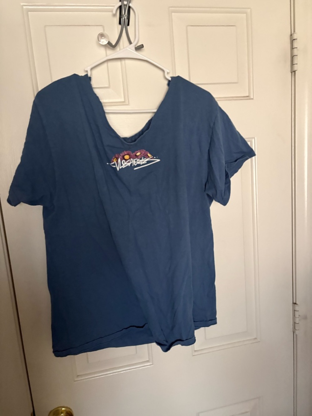 Blue Cut off the shoulder Short Sleeve Graphic Tee with Small Front Logo
